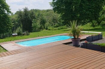 Piscine entretenue par maison treuil